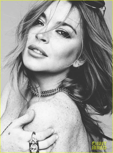 lindsay lohan naked|Lindsay Lohan posts completely nude snap from throwback Playboy。